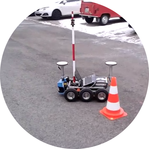 6-rad Roboter mit zwei GPS Antennen und Laserscanner
